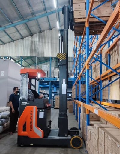 Reach-Truck profuk foto new (1)
